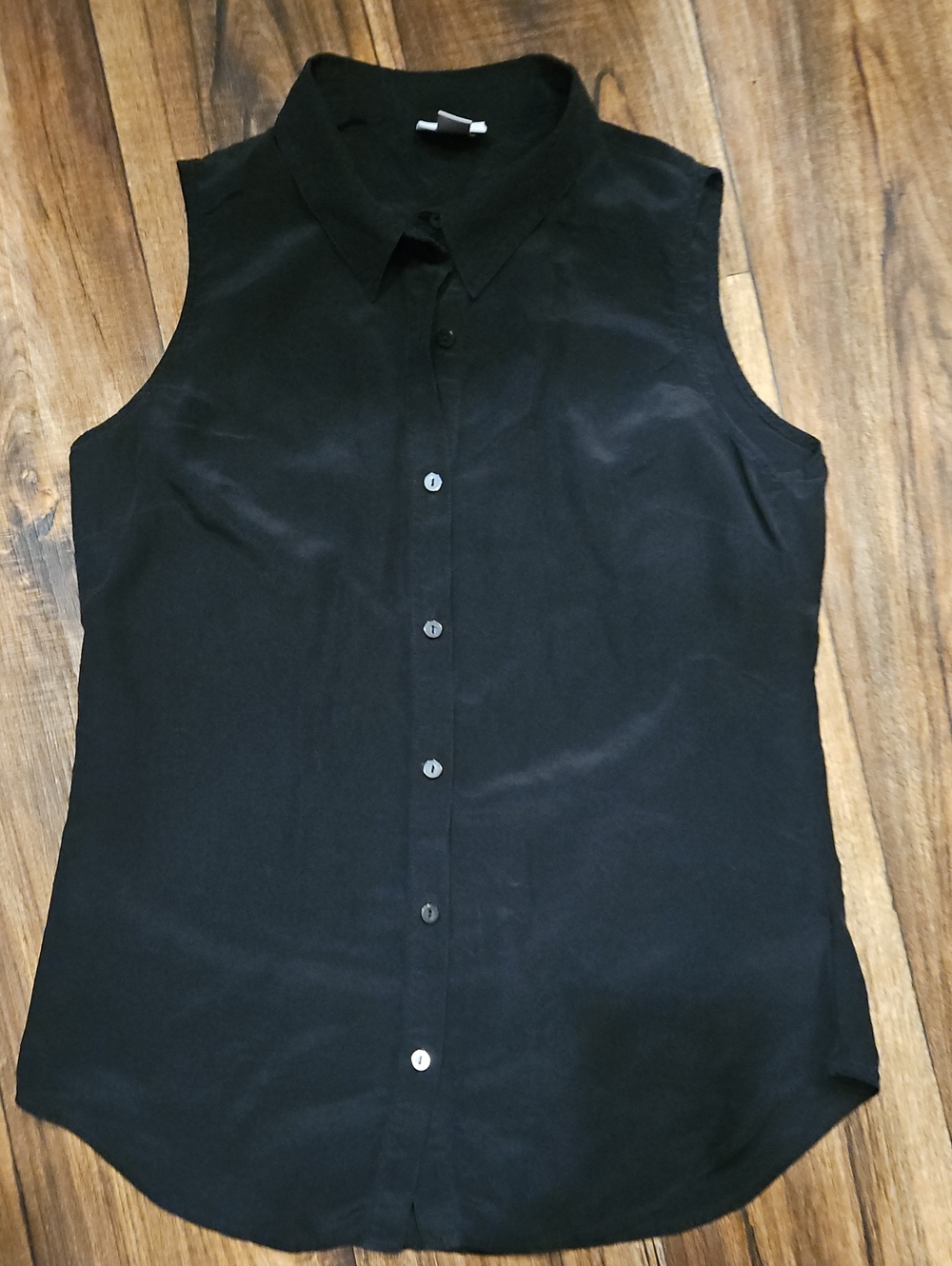 Worthington Sleeveless Black Button-Front Collared Top